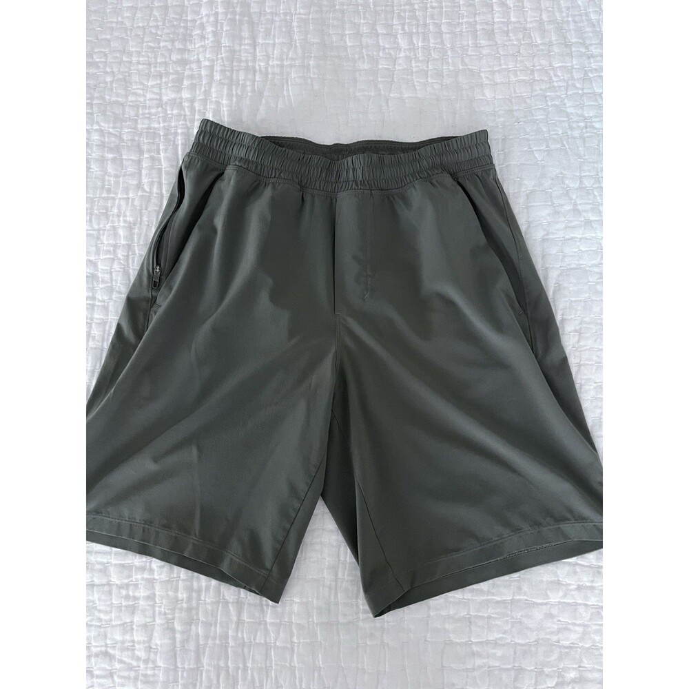 Lululemon Men’s Athletic Shorts Elastic Waist Size Medium Green/ Taupe EUC